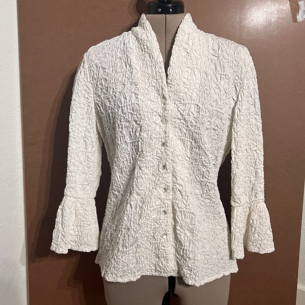 White Textured Cotton Bell Sleeve Button Blouse Size M Boho Cottagecore